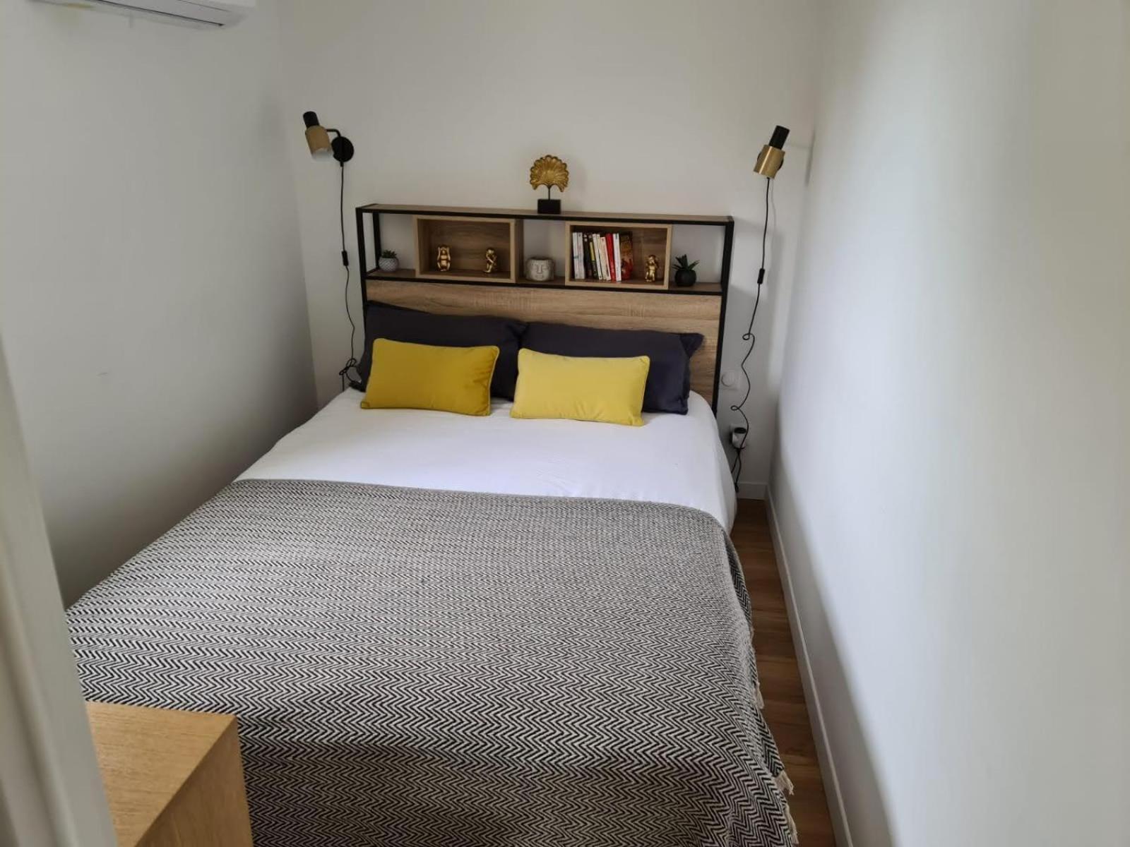 Holiday home Petit Maison Coquette 50 M2 A 100 M De La *